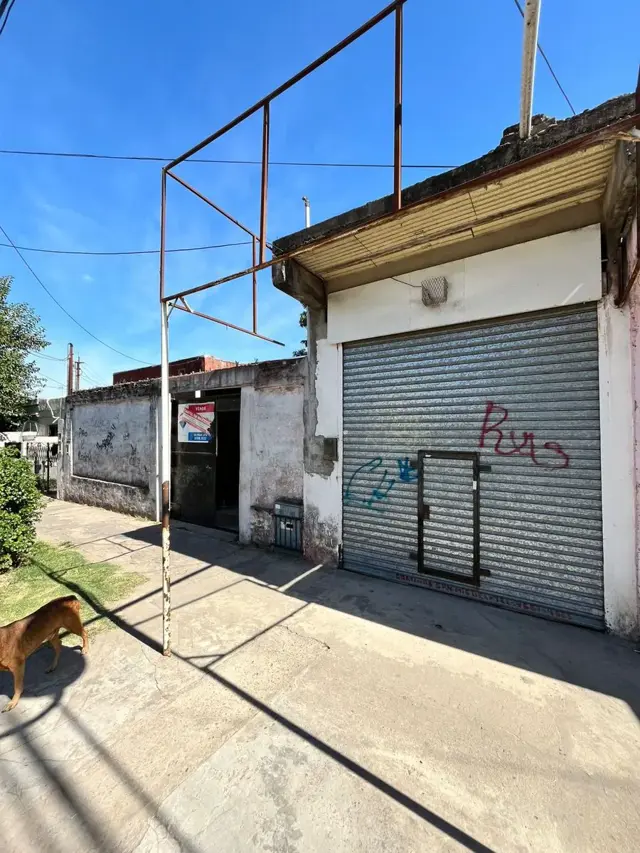 CASA mas Local sobre Calle Pasco MUCHO TRÁNSITO