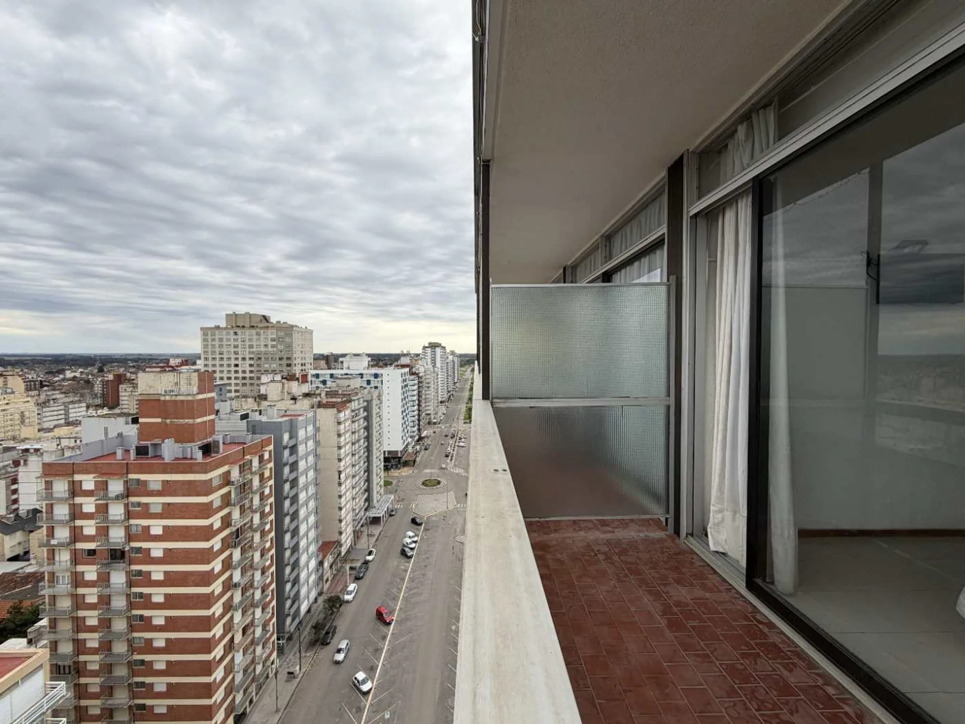 VENTA DEPARTAMENTO 2 AMB CON VISTA AL MAR  MIRAMAR foto 4