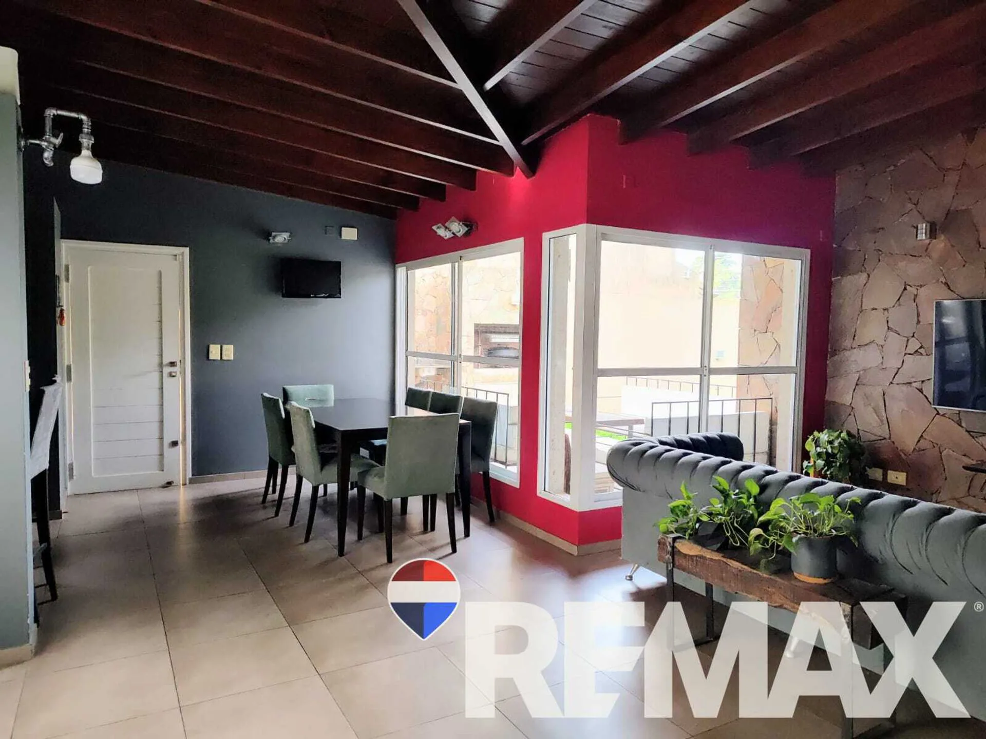 Casa 3 ambientes con pileta Ranelagh Apto Crédito! foto 3