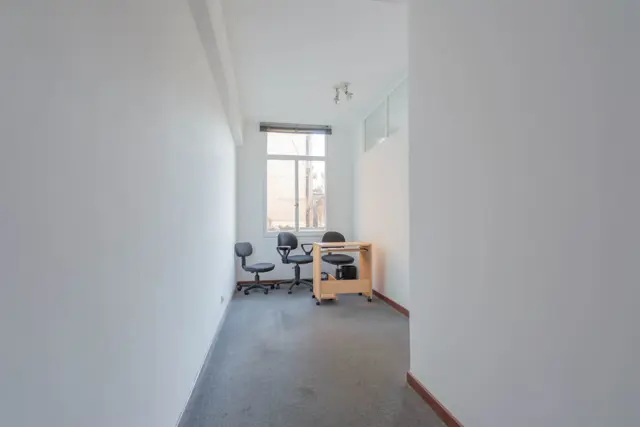VENTA OFICINA CON COCHERA FIJA - ZONA TRIBUNALES.