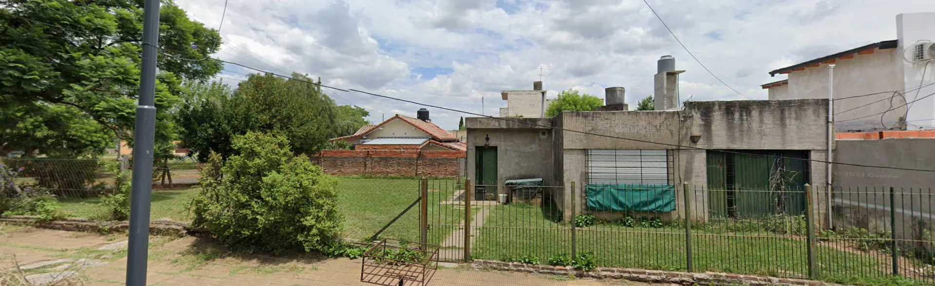 VENTA CASA/TERRENO EN BELLA VISTA IDEAL DESARROLLO foto 2