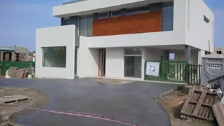 Excelente casa de 4 ambientes en el Barrio Las Golondrinas. foto 2