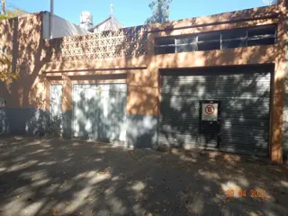 Casa de 2 Ambientes con 2 Locales en Villa Real foto 2