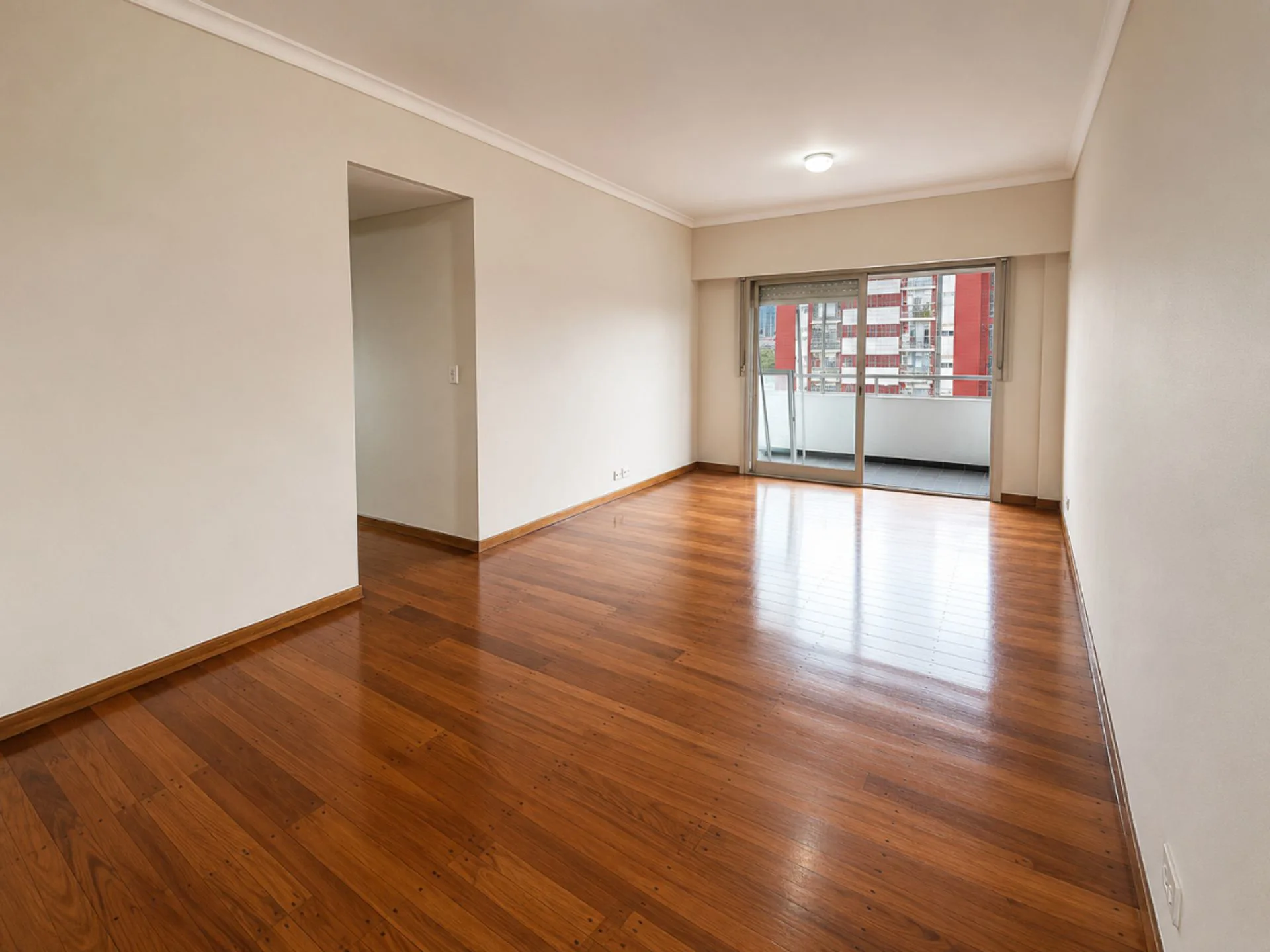 VENTA DEPTO 3 AMB. CASEROS.  EXCELENTE ESTADO foto 2