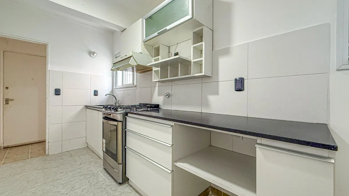 VENTA DEPTO 4 AMBIENTES LA PERLA COCHERA Y PATIOS