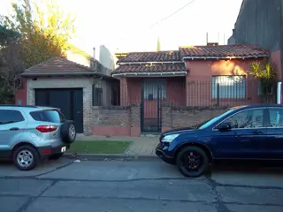 Martinez Chalets: 2 PH , Ideal Inversion, para Renta o 2 Flias APTO CREDITO! foto 1