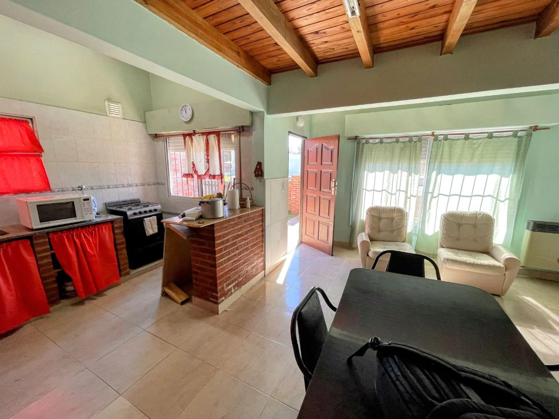 VENTA CASA 4 AMBIENTES CON PARQUE SANTA CLARA foto 4