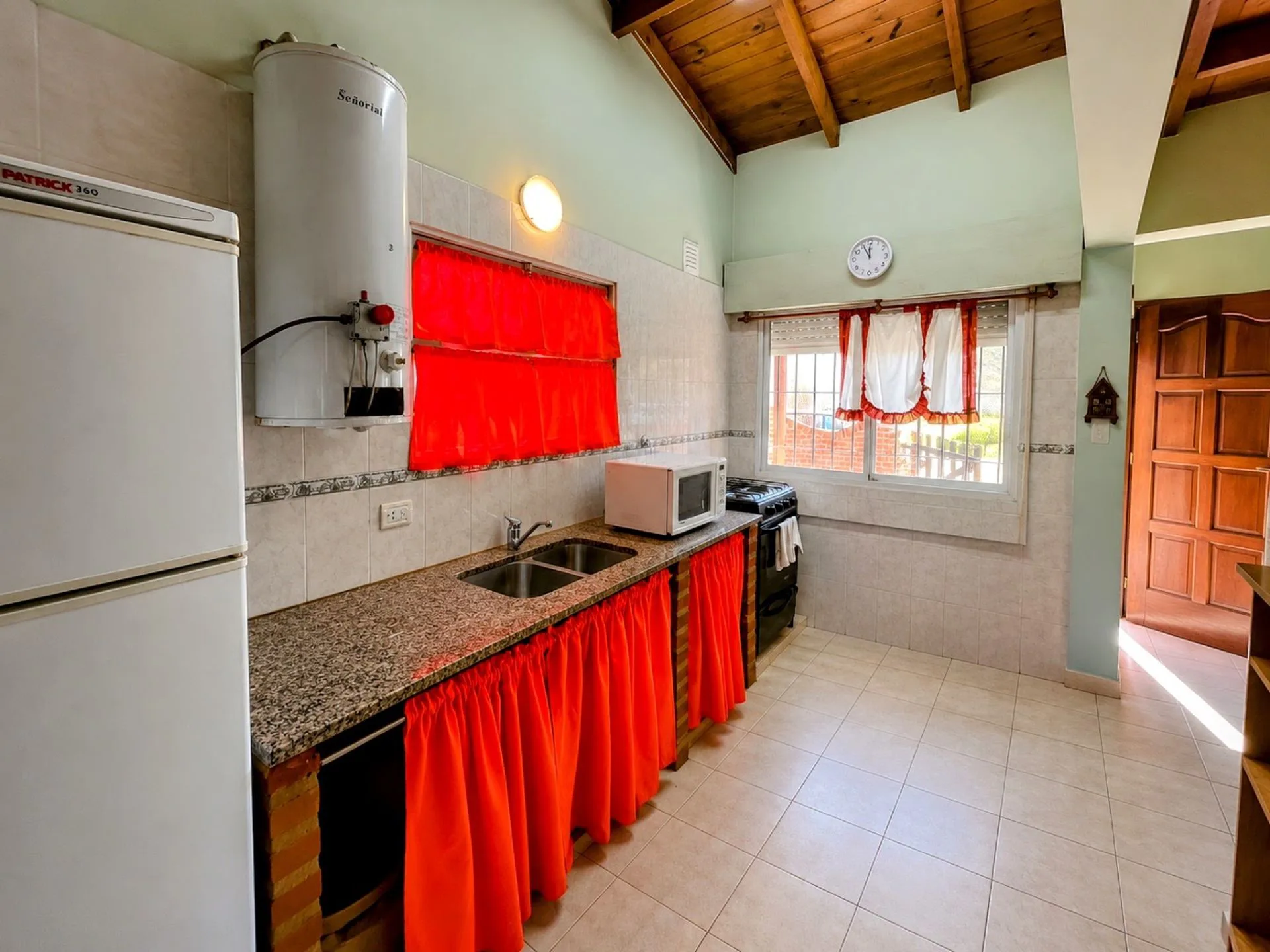 VENTA CASA 4 AMBIENTES CON PARQUE SANTA CLARA foto 5