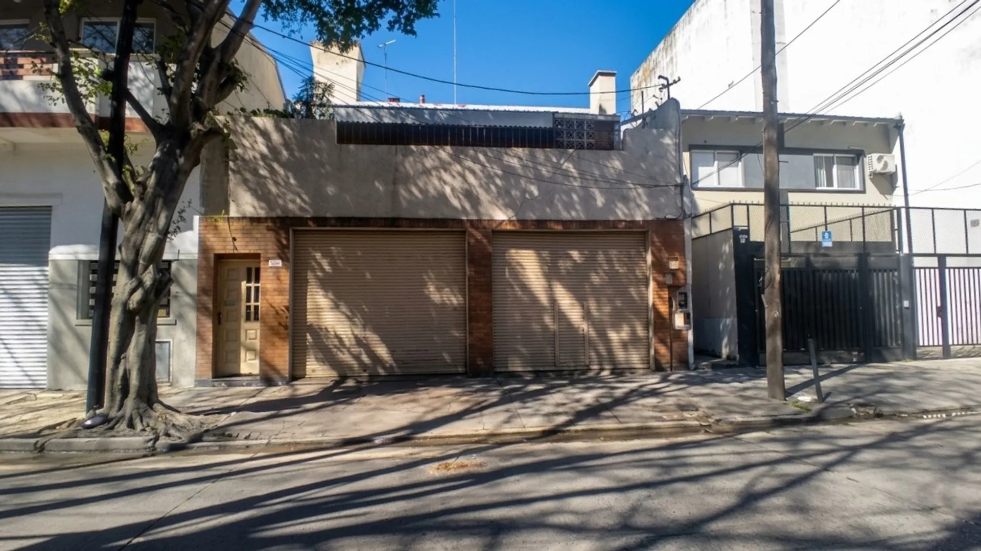 PH 4 AMB EN VENTA CON LOCALES, PATIO EN SÁENZ PEÑA foto 2