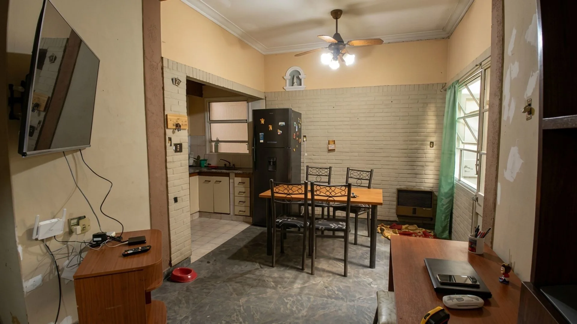 PH 4 AMB EN VENTA CON LOCALES, PATIO EN SÁENZ PEÑA foto 3