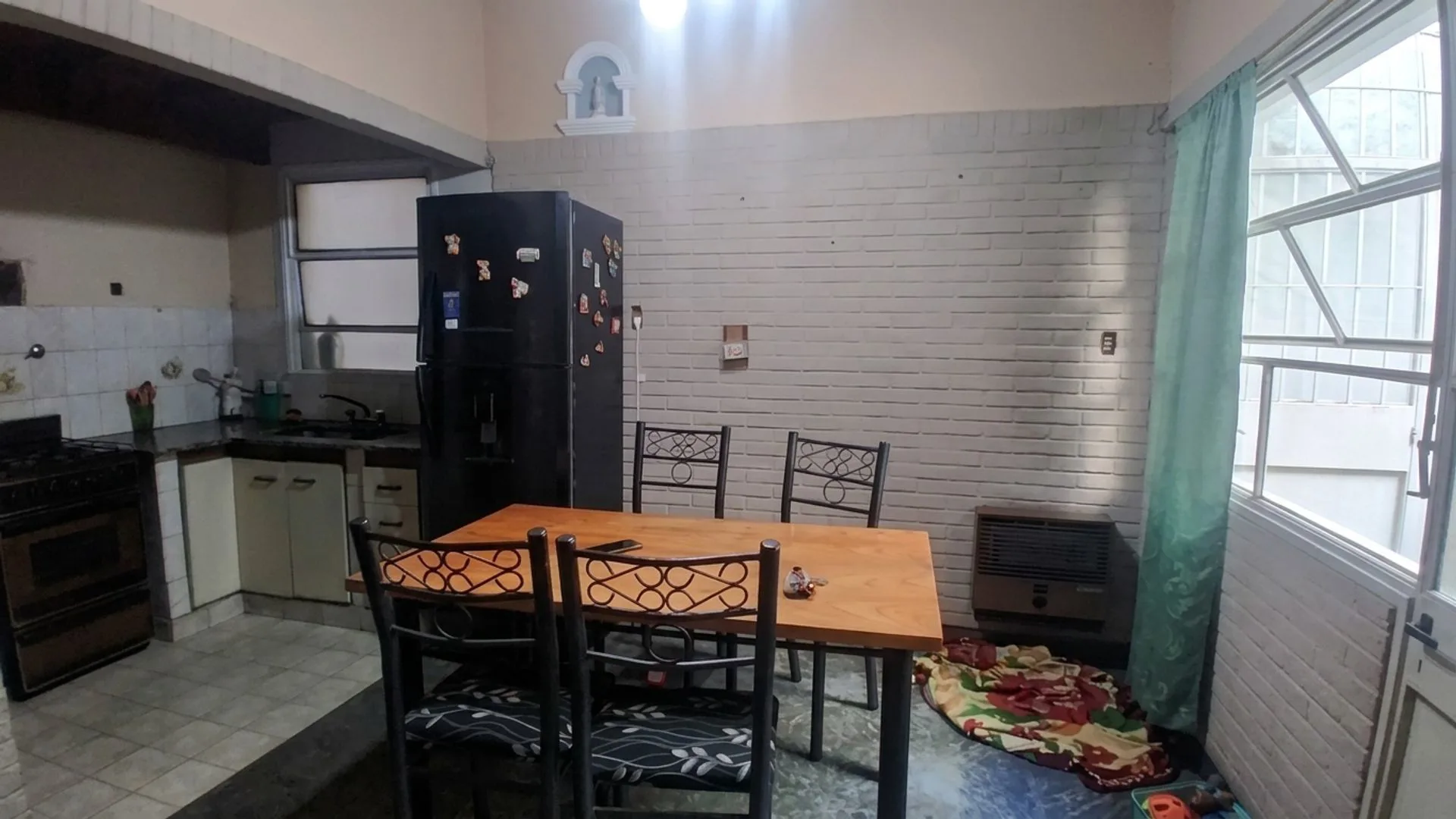 PH 4 AMB EN VENTA CON LOCALES, PATIO EN SÁENZ PEÑA foto 4