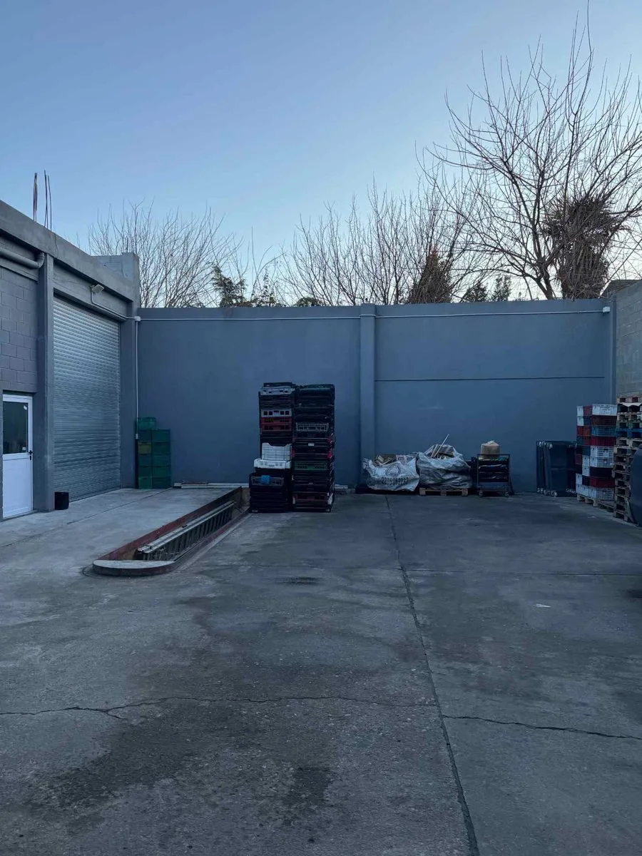 Venta - Deposito con vivienda - Villa Sarmiento foto 3