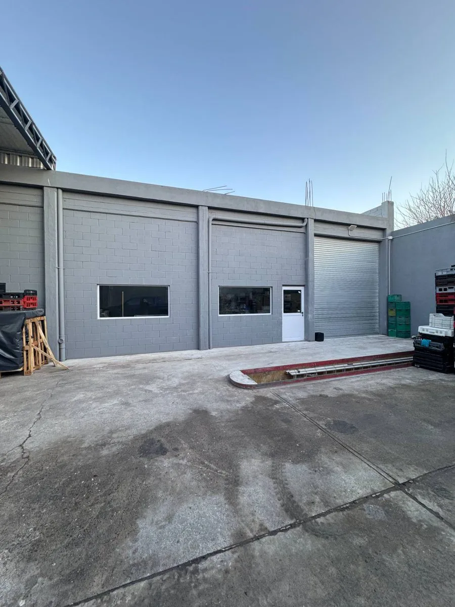 Venta - Deposito con vivienda - Villa Sarmiento foto 4
