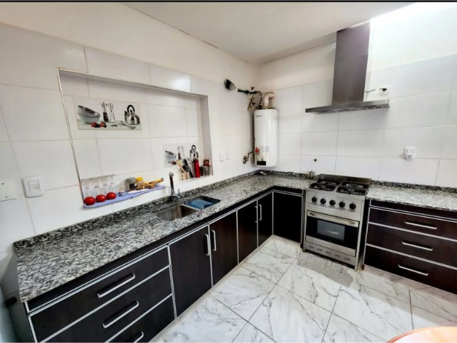 VENTA PROPIEDAD DE 4 AMBIENTES SOBRE 2 LOTES foto 4