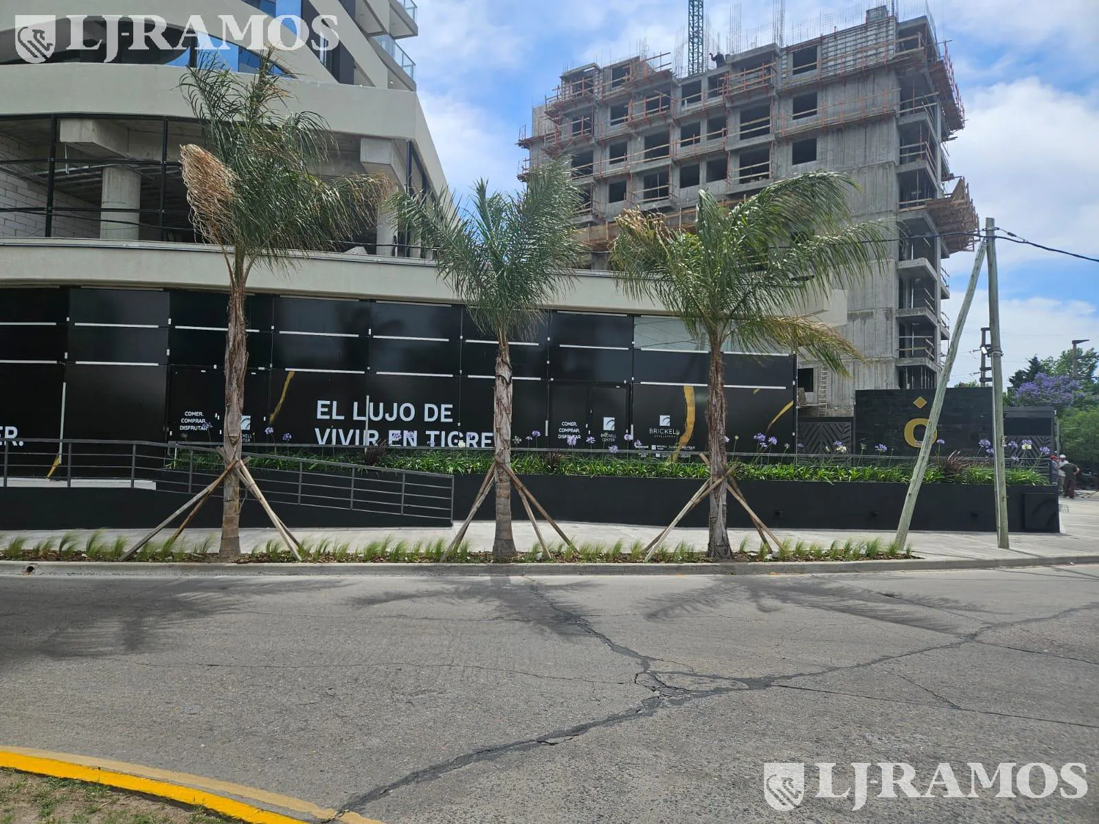 Local de 140 m2 en venta y/o alquiler en Brickell Boulevard. foto 4