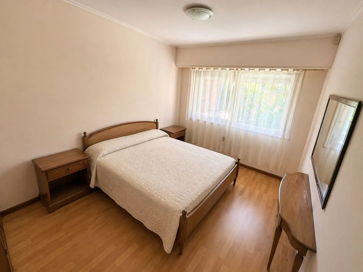 VENTA CASA 3 AMBIENTES C/ QUINCHO BARRIO CAISAMAR foto 5