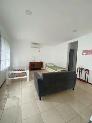 Casa de un dormitorio en barrio Parque Dufaur. foto 4