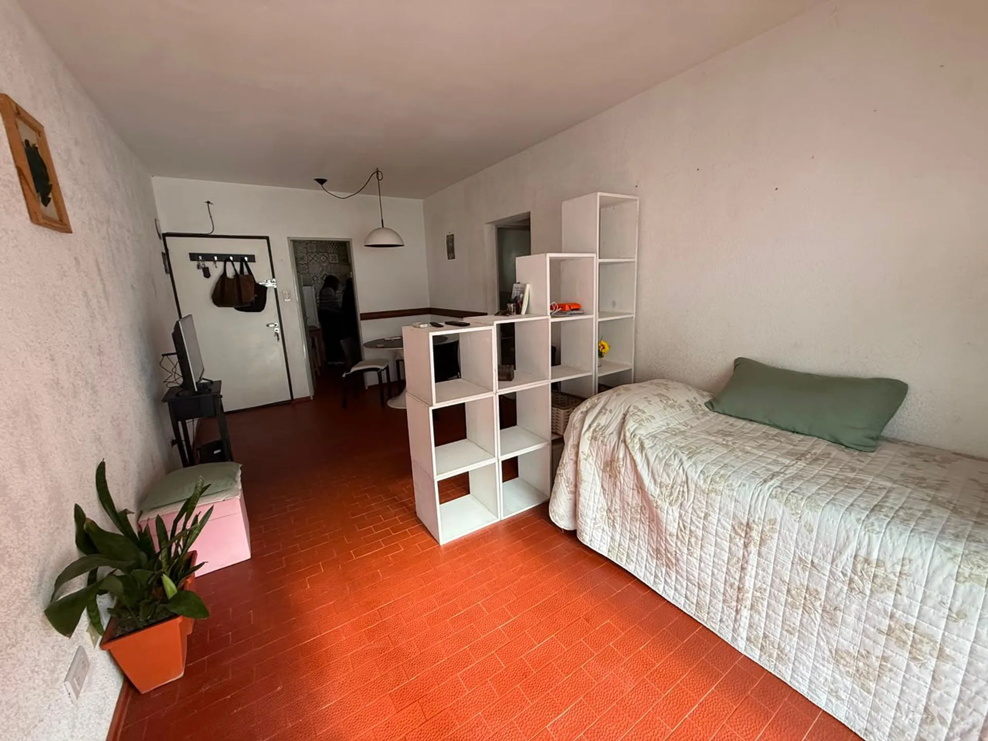MONOAMBIENTE AMPLIO VENTA PINAMAR A METROS DEL MAR foto 3