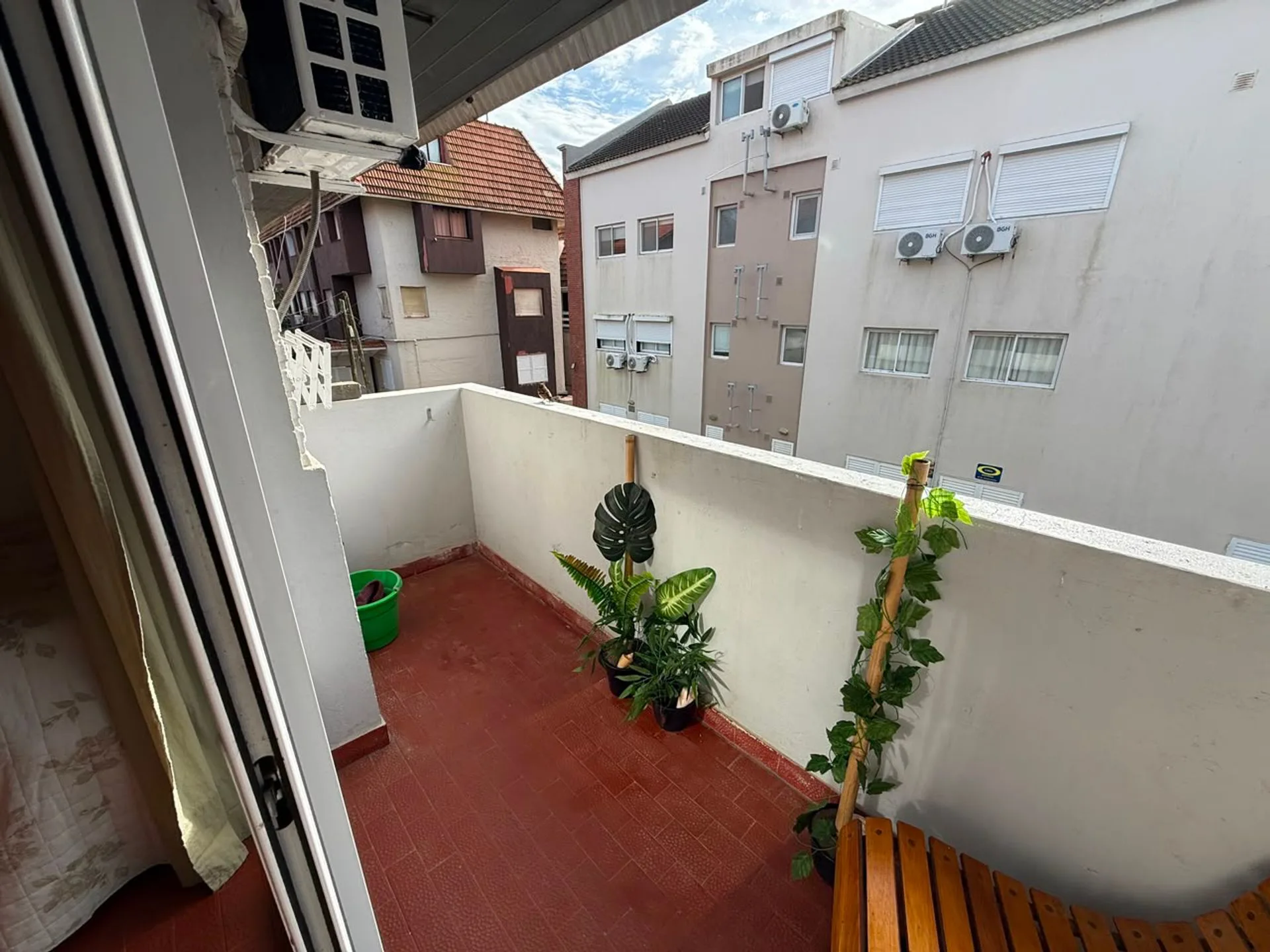 MONOAMBIENTE AMPLIO VENTA PINAMAR A METROS DEL MAR foto 5