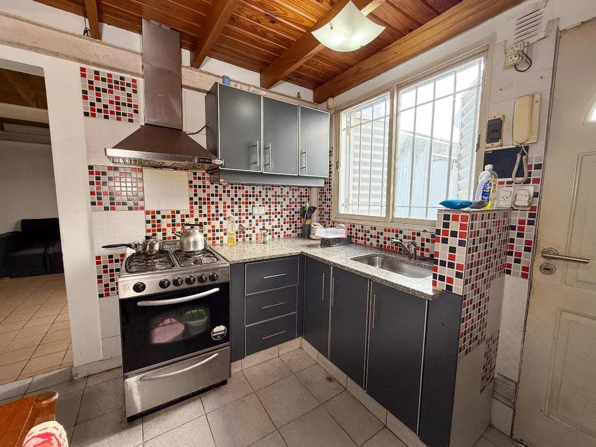 PH  1 DORMITORIO EN VENTA BERISSO EN BLOQUE 4 UNID foto 4