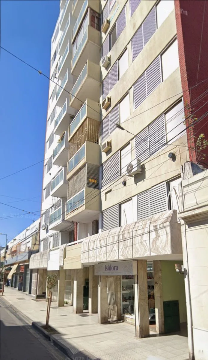 VENTA DPTO CENTRICO 3 DORMITORIOS Y COCHERA foto 2