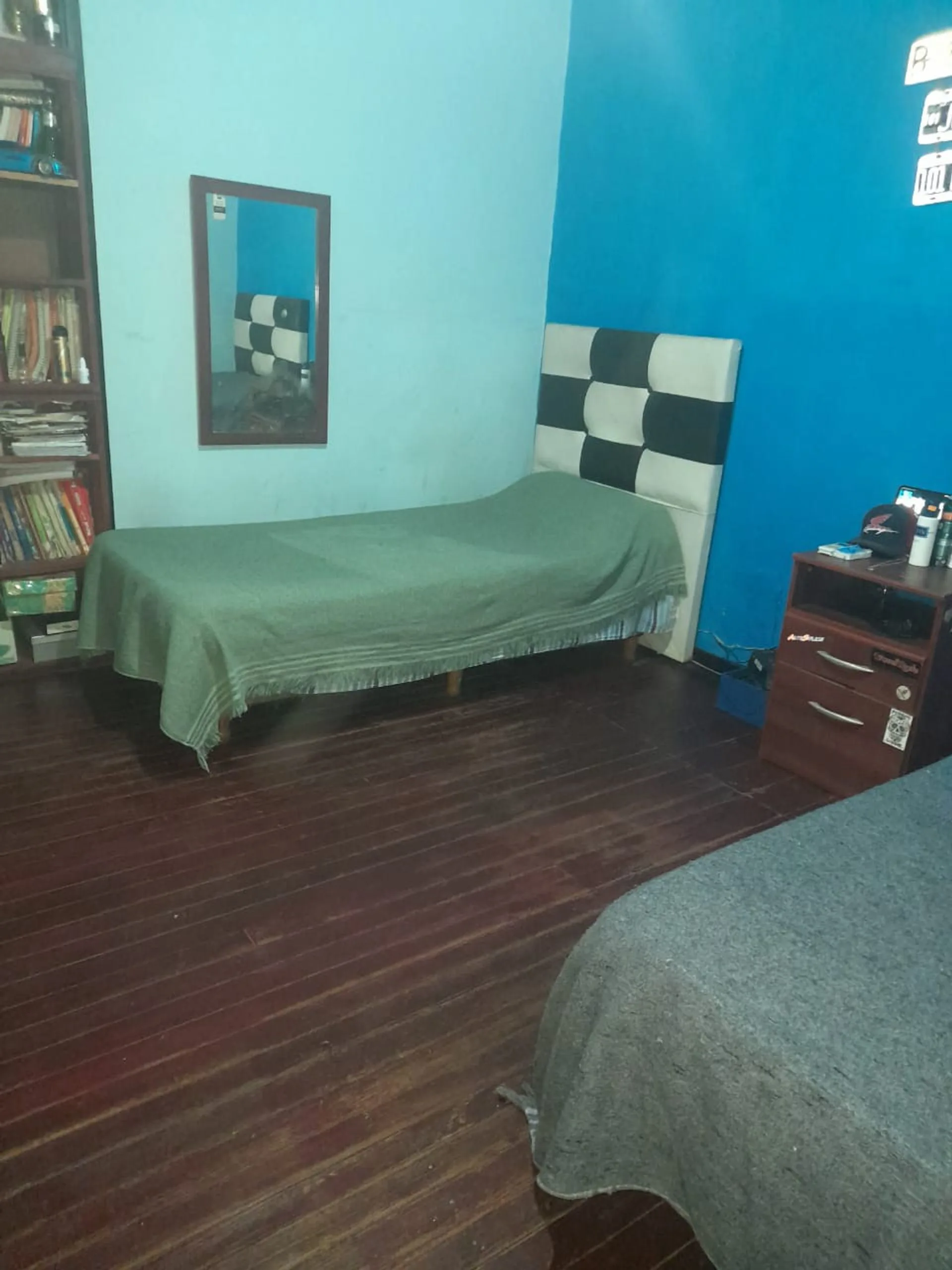 Venta Dos Casas con Local sobre Avenida foto 3