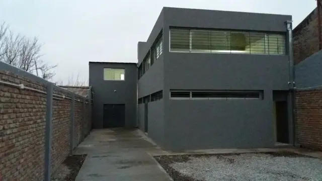 VENTA GALPON - VILLA UDAONDO -  ITUZAINGÓ
