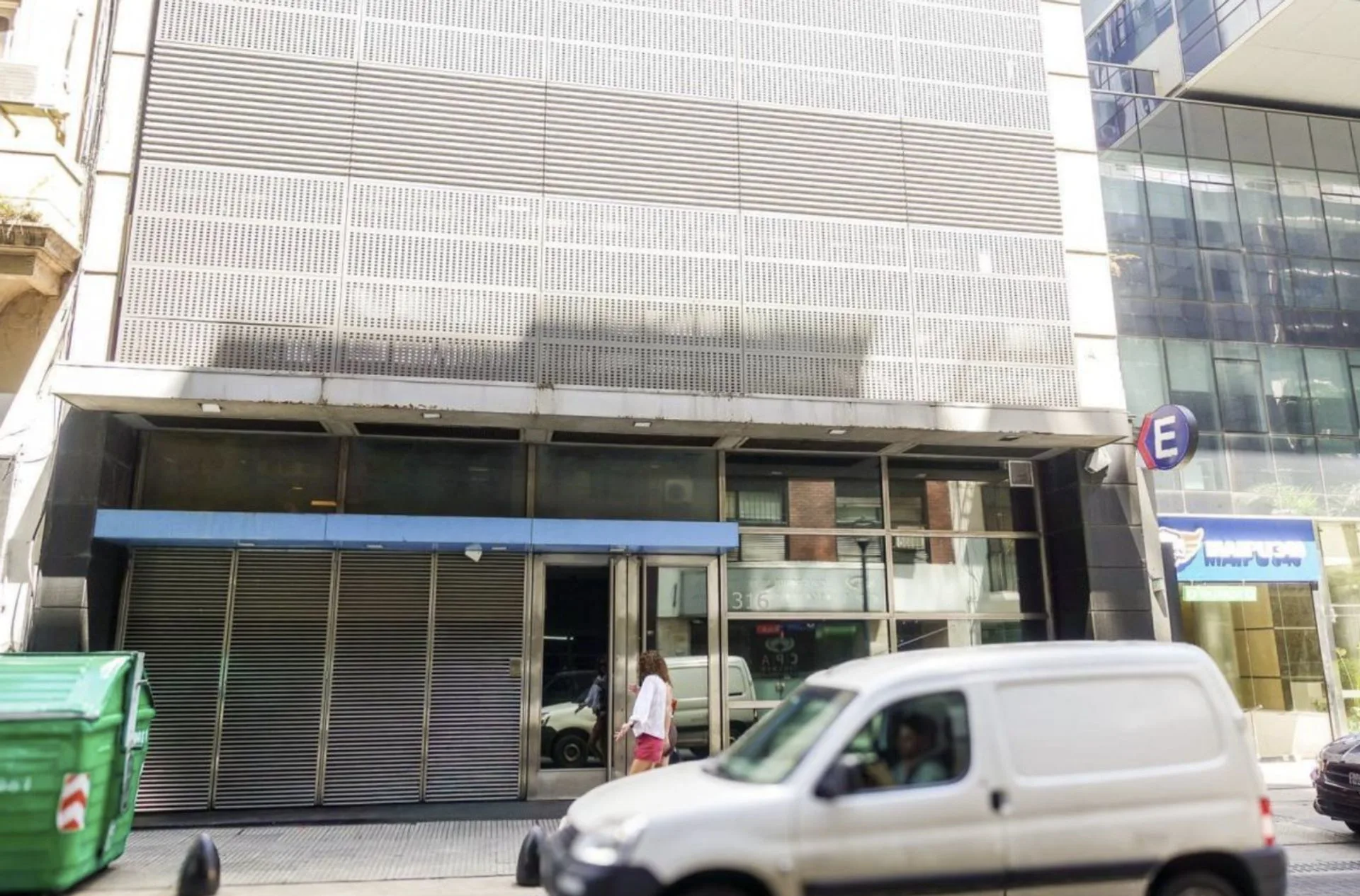 EDIFICIO DE OFICINAS EN VENTA MICROCENTRO foto 2