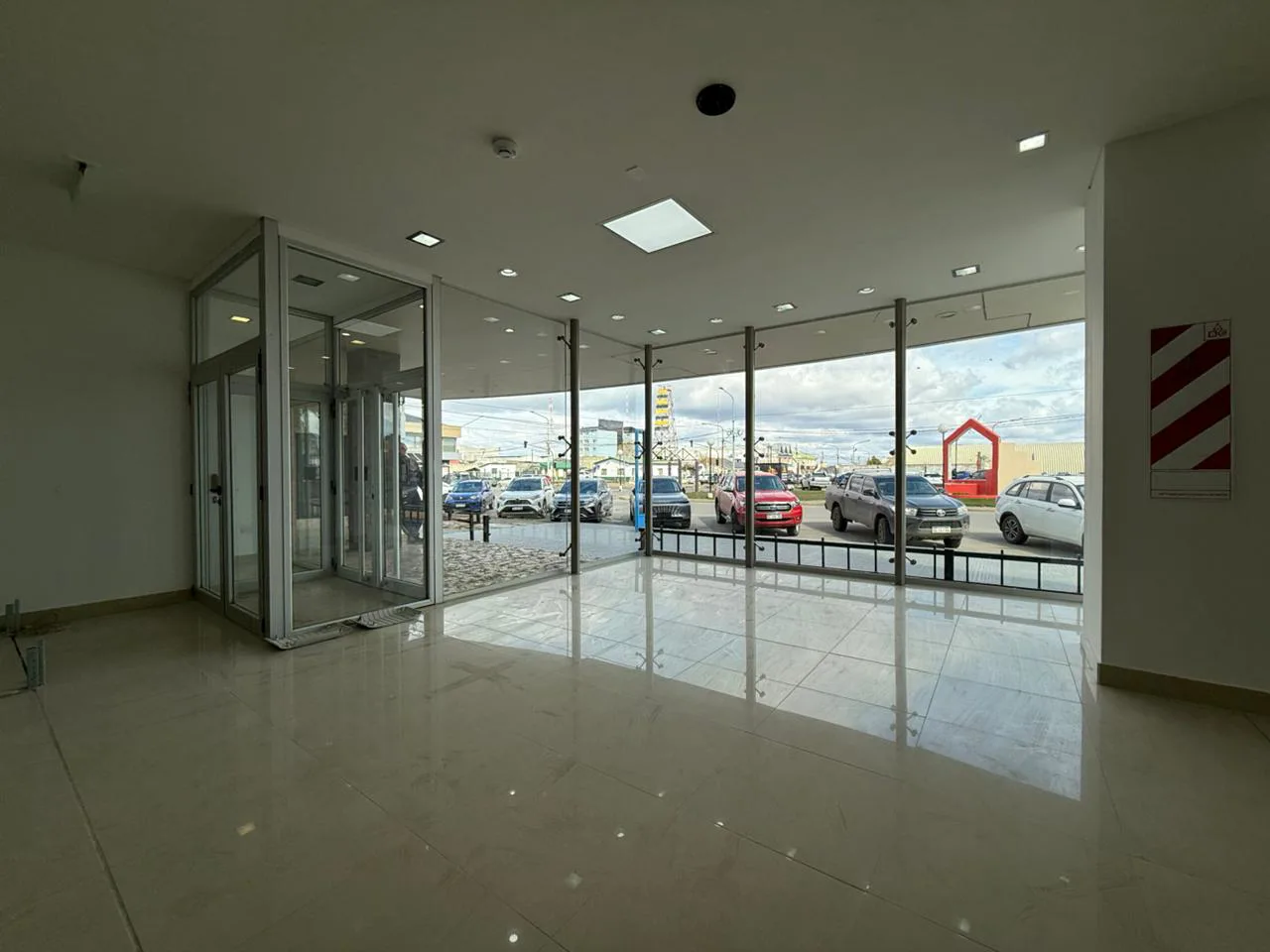 ALQUILER – LOCAL – CENTRO foto 3