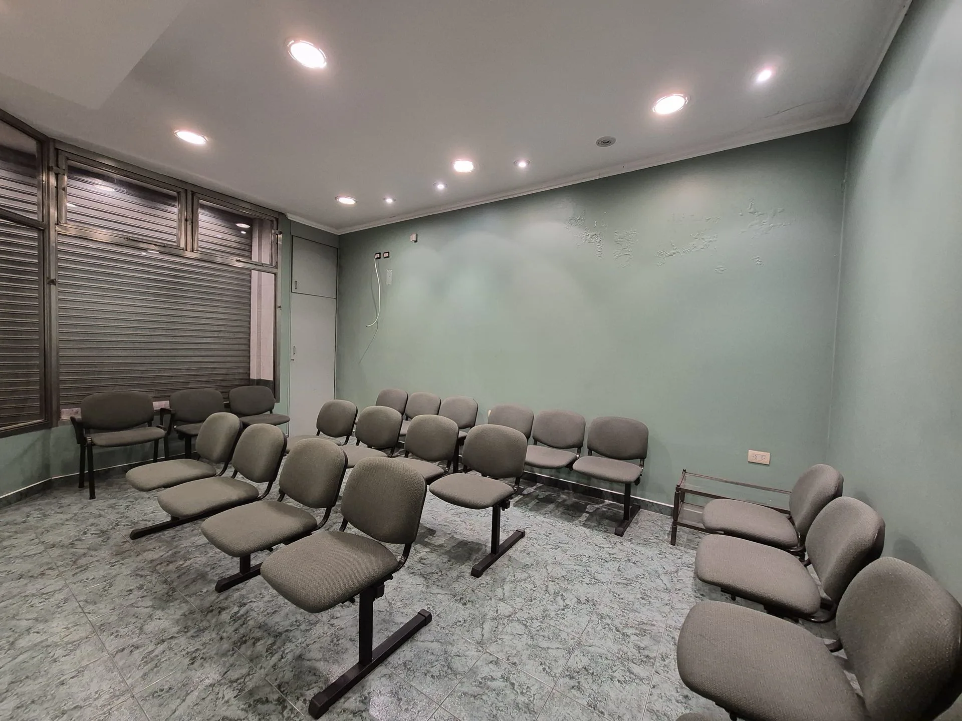 VENTA CONSULTORIOS EN LANUS IDEAL INVERSIÓN foto 3