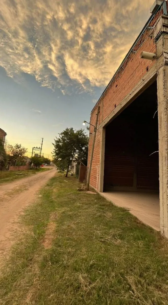 Galpon a terminar en Lavalle/ Corrientes foto 2