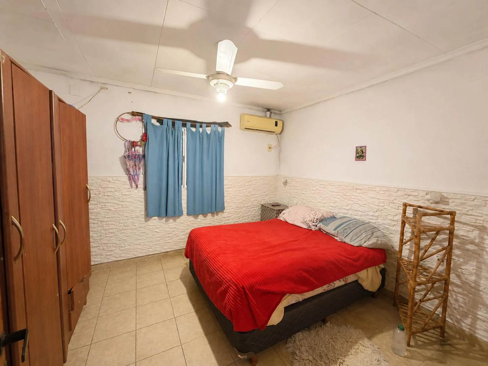 Venta casa dos dorm y cochera - zona Hipodromo foto 5