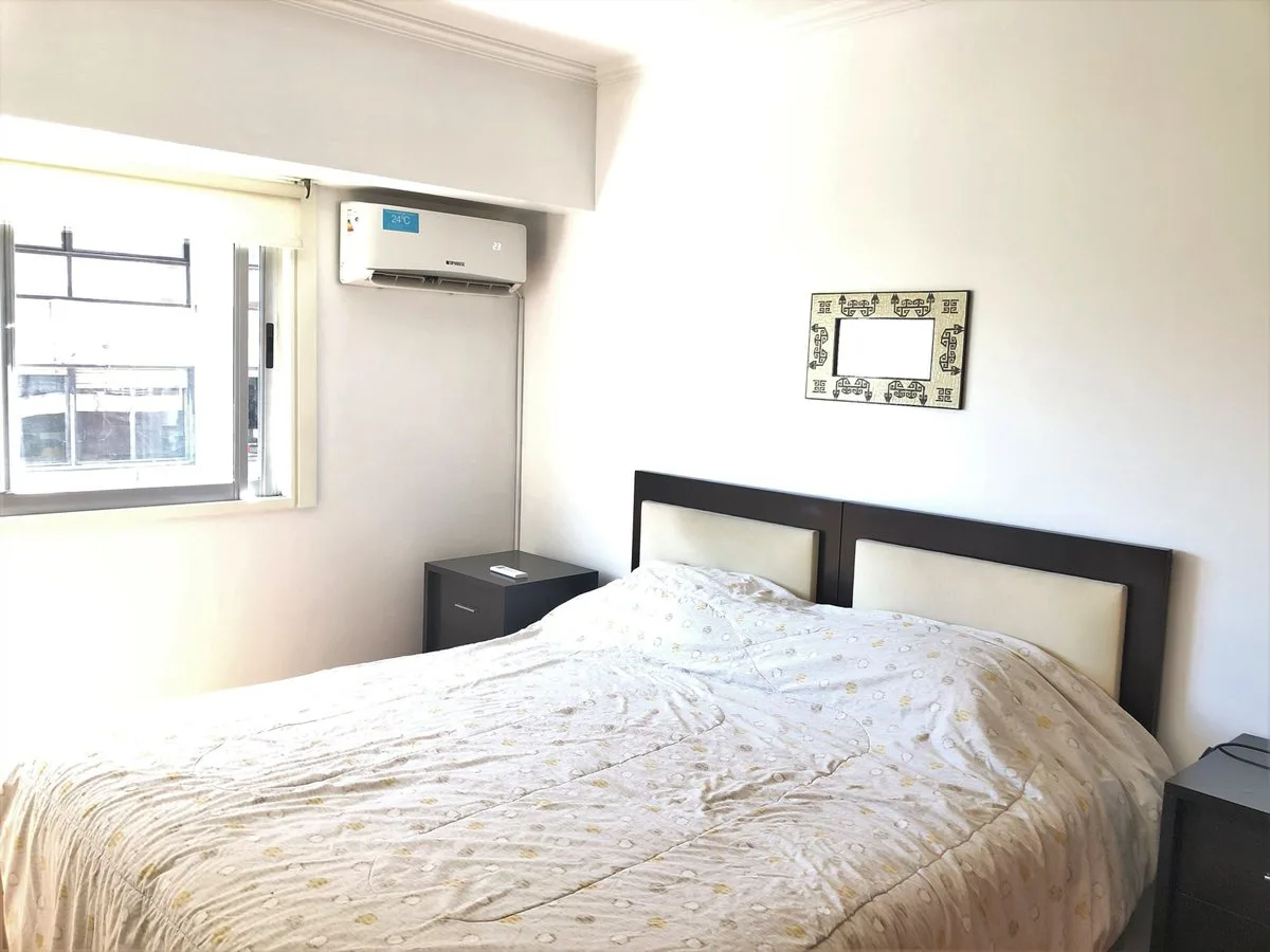 VENTA DEPTO 2 AMBIENTES MONSERRAT BALCON AMOBLADO foto 2