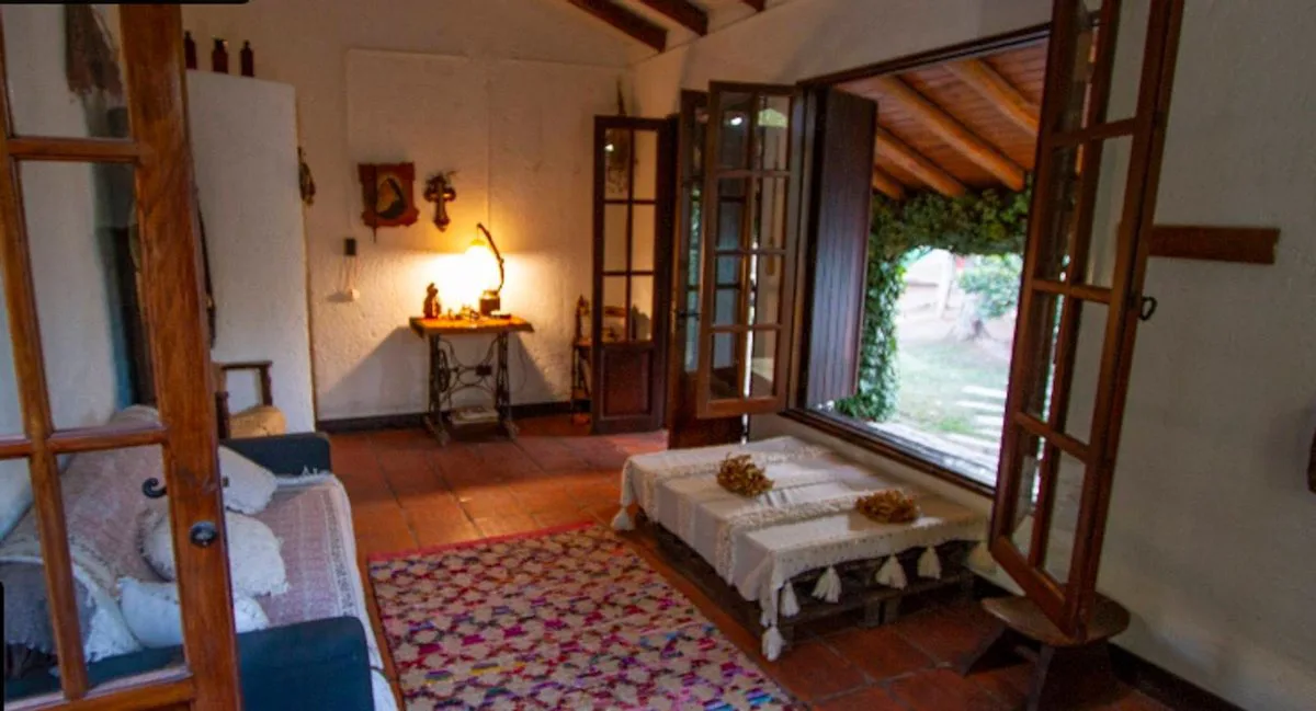 Casa en venta en B° Cordón del Plata con quincho foto 5