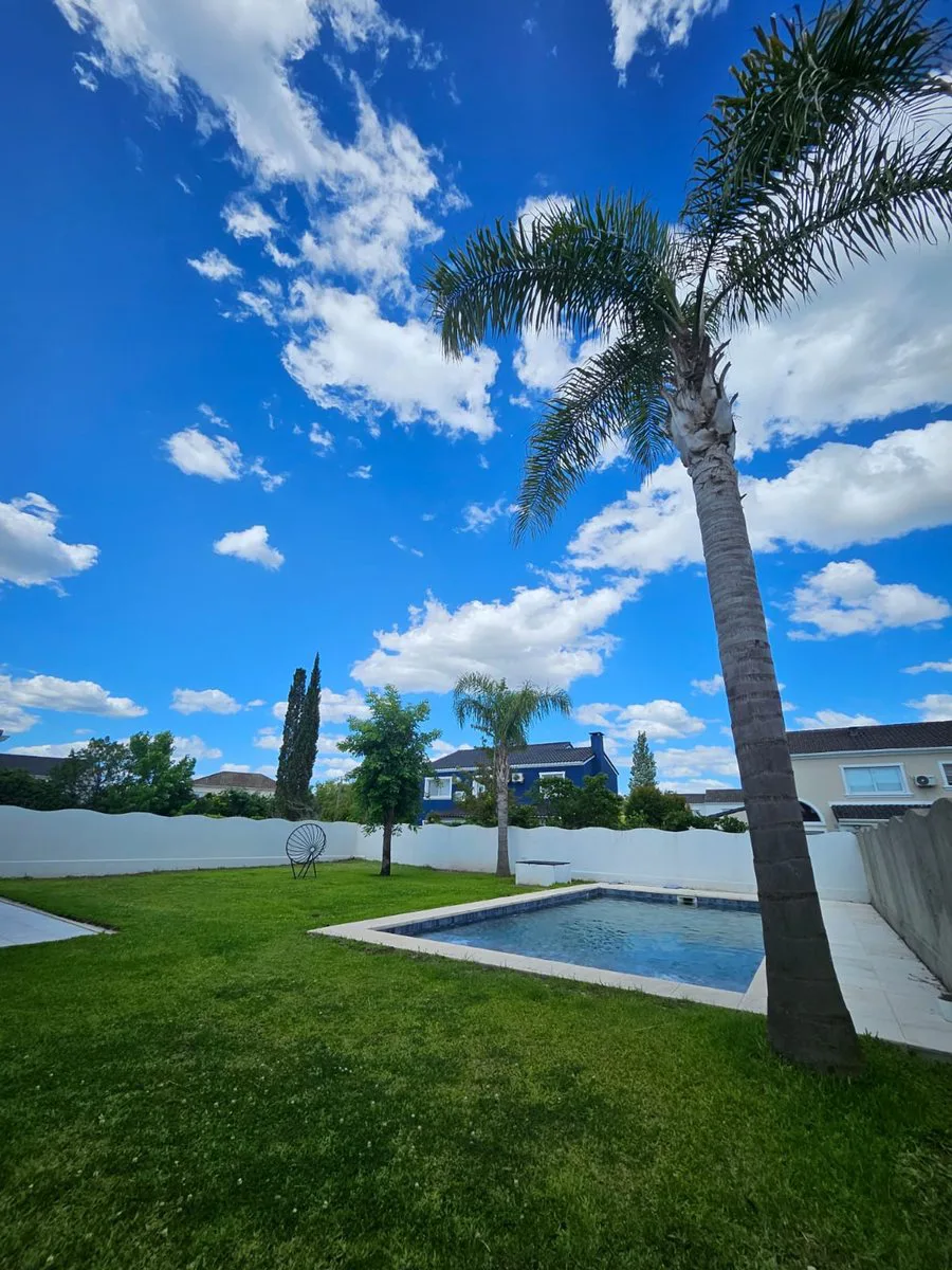 Casa en Venta en Barrancas del Lago c/pileta foto 2