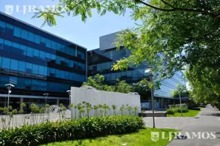 Alquiler de oficina de 185 m2 en Olivos foto 1