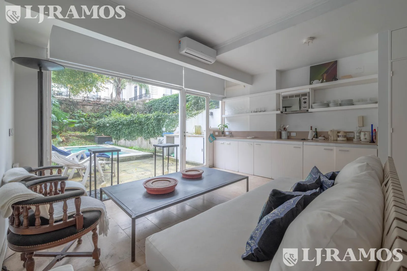 VENTA QUINTANA Y MONTEVIDEO - LOFT EN PB CON PILETA Y JARDIN  - PULMON VERDE foto 2