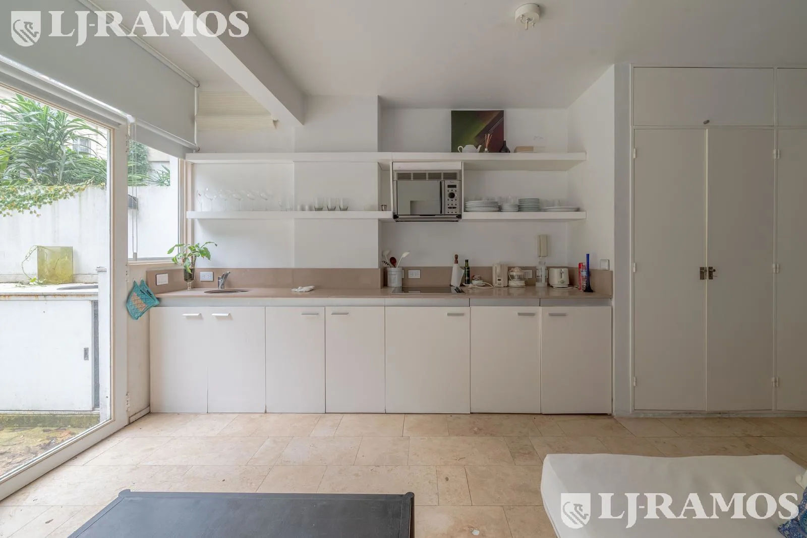 VENTA QUINTANA Y MONTEVIDEO - LOFT EN PB CON PILETA Y JARDIN  - PULMON VERDE foto 4
