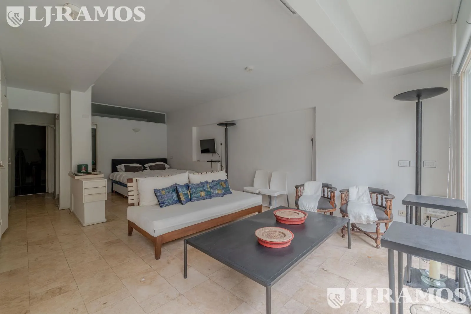 VENTA QUINTANA Y MONTEVIDEO - LOFT EN PB CON PILETA Y JARDIN  - PULMON VERDE foto 5