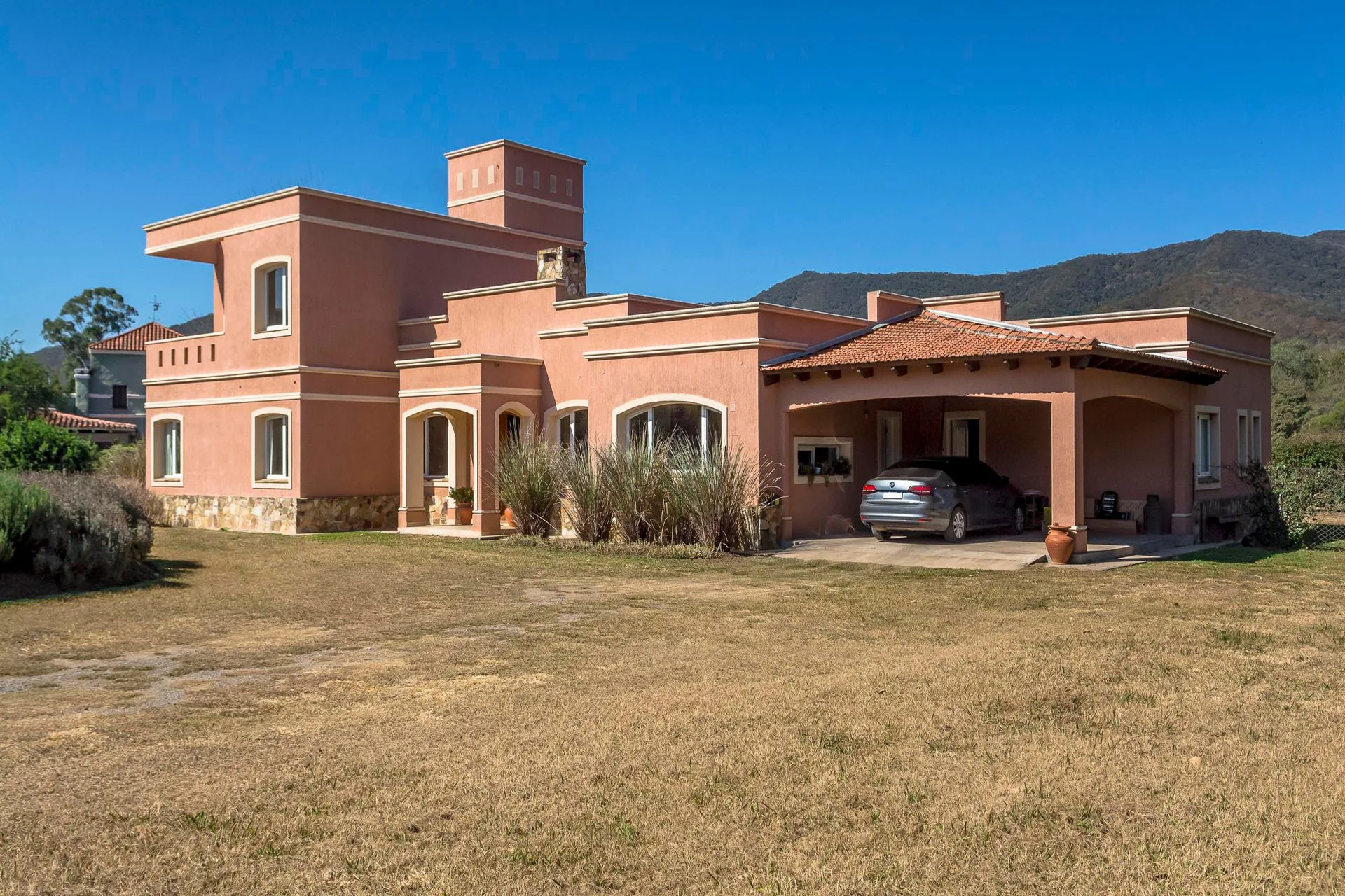 Venta casa 5 dormitorios La Lucinda Club de Campo foto 2