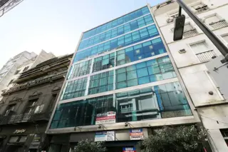 Venta Oficina + 2 cocheras en microcentro foto 1