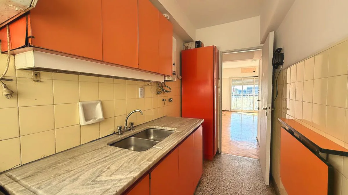 LINIERS DEPARTAMENTO 3 AMBIENTES VENTA PISO ALTO foto 5