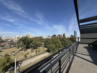 Un dormitorioa estrenar con diiseño y amenities con vista al Parque Las Heras foto 4