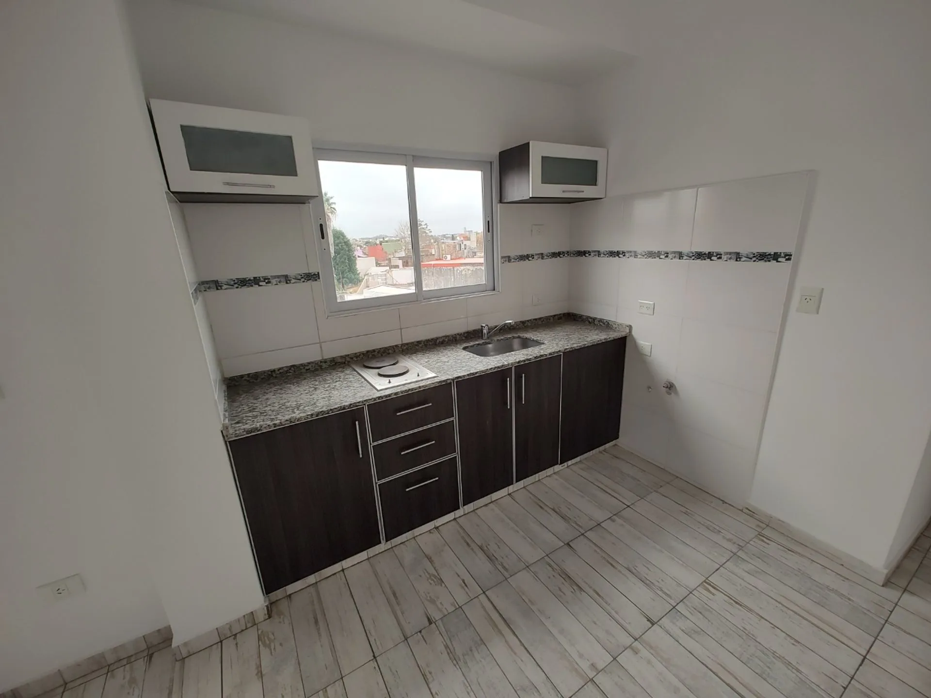 VENTA DEPARTAMENTO 2 AMBIENTES, SANTOS LUGARES! foto 4