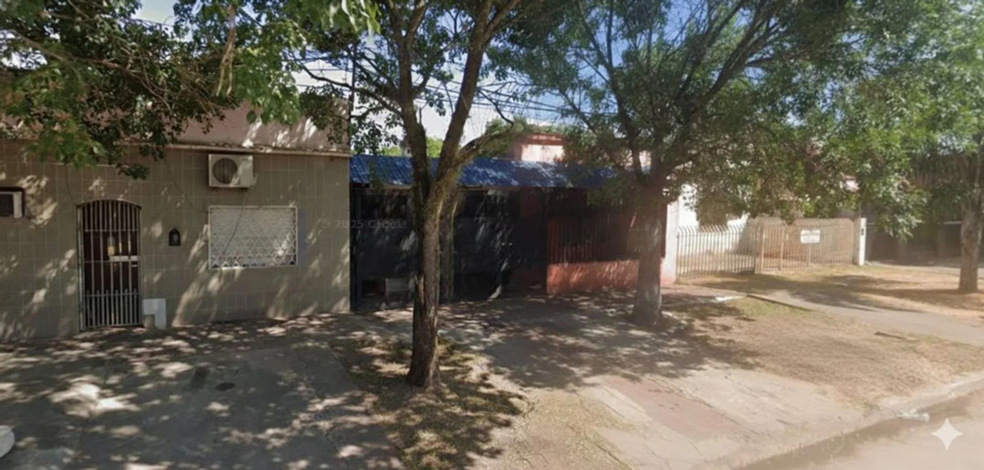 Venta de Casa apta crédito en Barranqueras.-