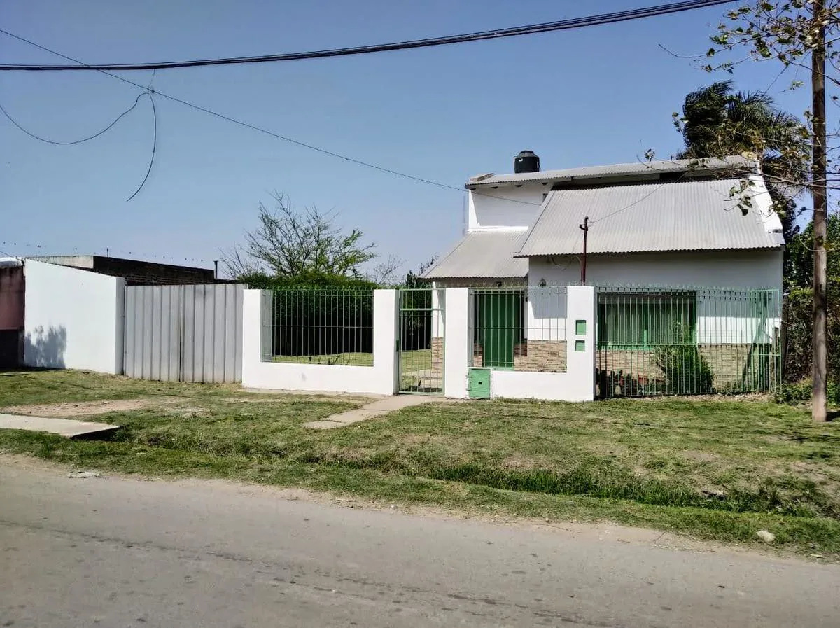 Magaldi 8000 - Casa de 3 dormitorios en venta en Fisherton, Rosario. foto 2