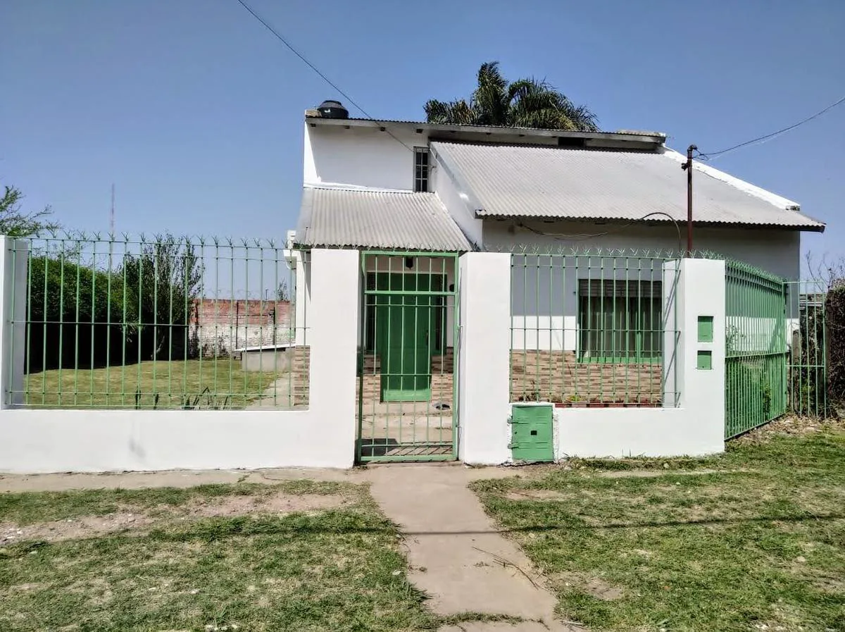 Magaldi 8000 - Casa de 3 dormitorios en venta en Fisherton, Rosario. foto 3