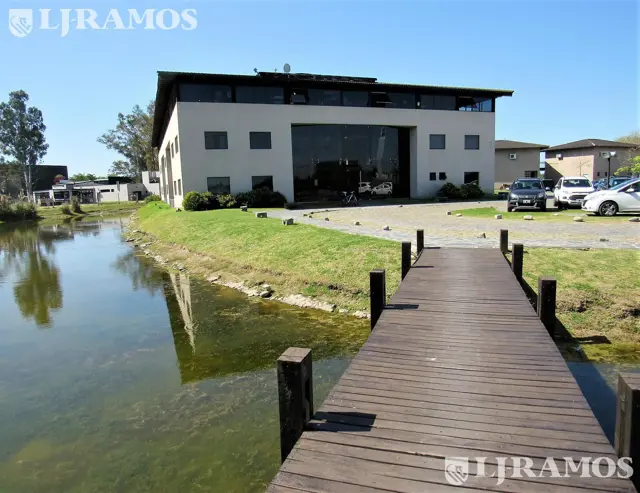 APTO CREDITO. OFICINA EN RIVIERA PARK