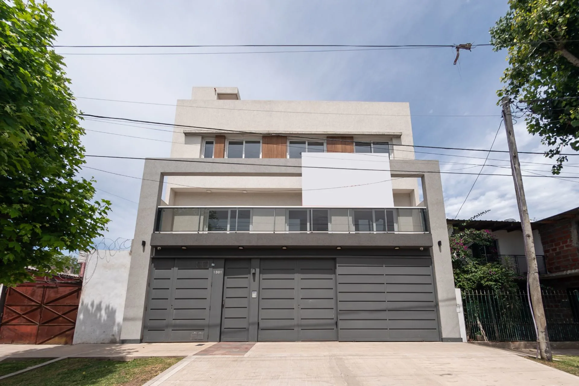 VENTA TRIPLEX A ESTRENAR C/COCHERA Y TERRAZA foto 2