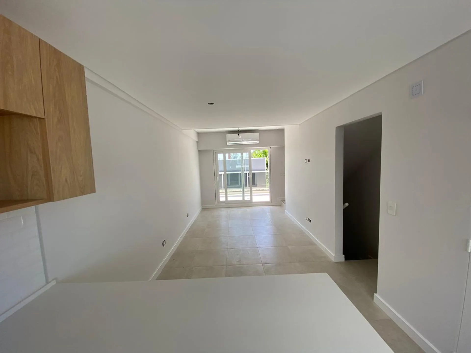 VENTA TRIPLEX A ESTRENAR C/COCHERA Y TERRAZA foto 3